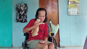 mantan-cleaning-service-berjuang-berdiri-lagi-untuk-keluarga