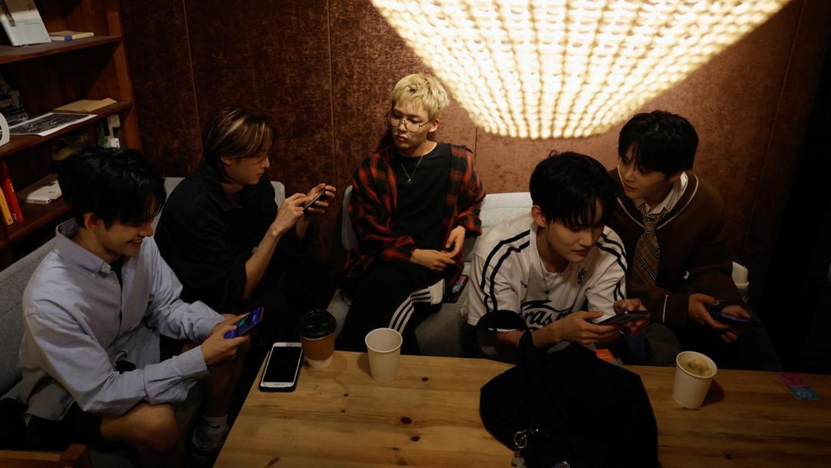 debut-1verse,-boyband-kpop-yang-anggotanya-pembelot-korea-utara