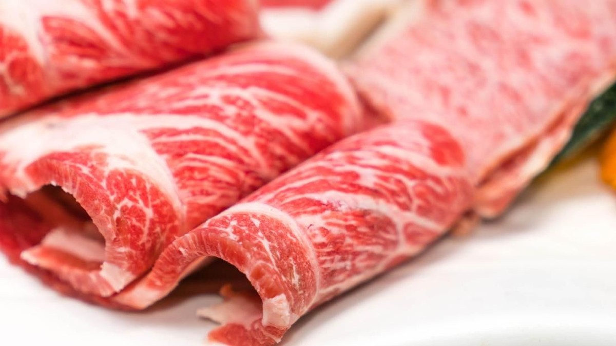 perbandingan-kolesterol-daging-kambing-vs-sapi,-mana-lebih-sehat?