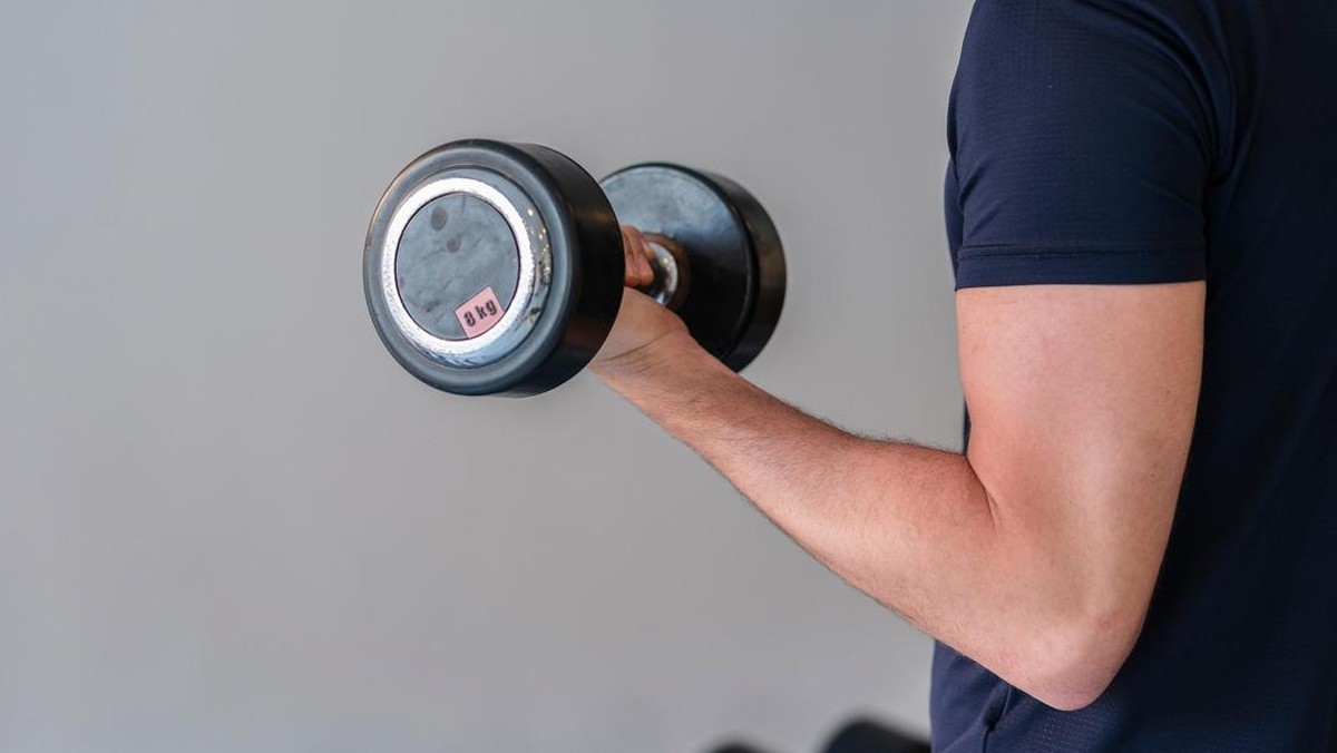mencapai-berat-badan-ideal:-pilih-kardio-atau-latihan-beban?
