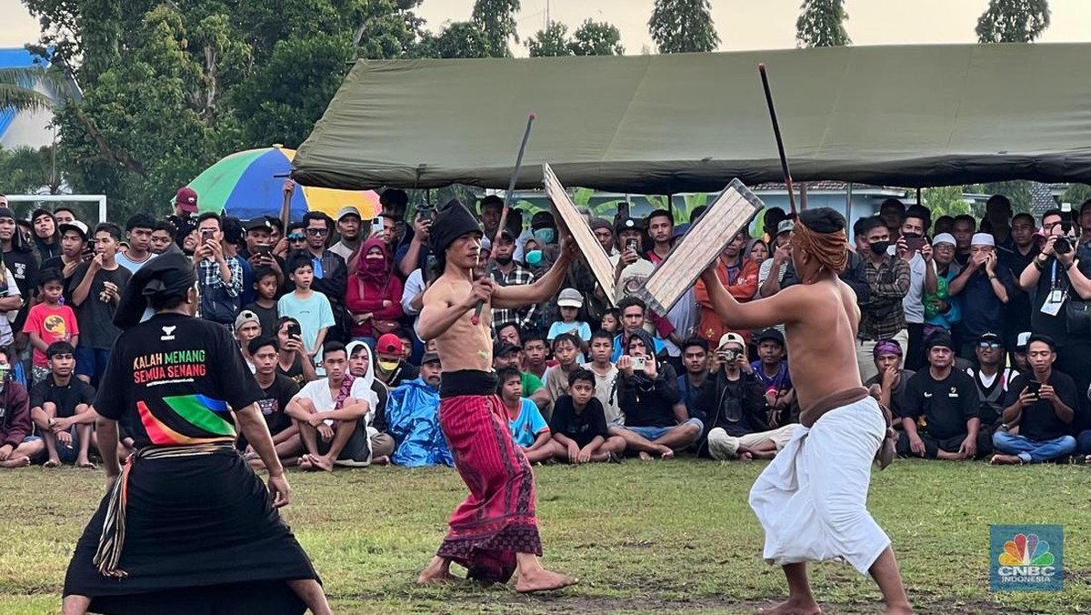 saat-aksi-petarung-suku-sasak-bikin-wapres-gibran-bergidik