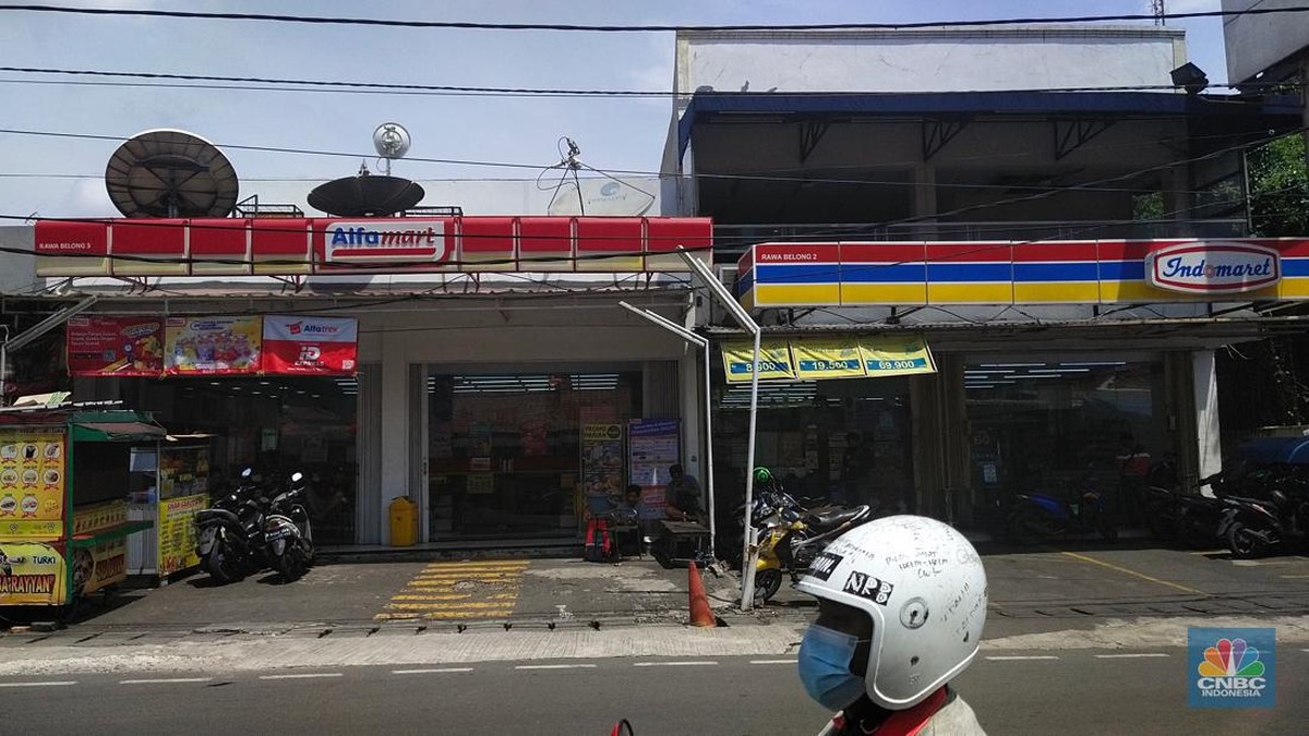 tetanggaan-tapi-saingan,-kenapa-indomaret-dan-alfamart-selalu-bersama?