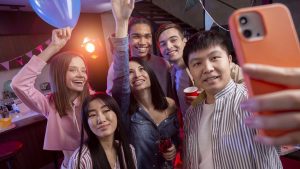riset:-46%-gen-z-lebih-pilih-uang-daripada-percintaan