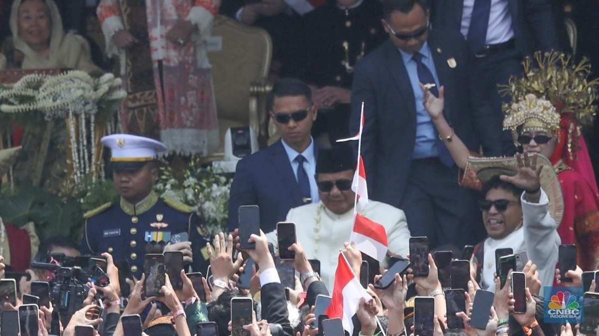 tabola-bale-bikin-meriah!-momen-prabowo-joget-bareng-di-istana-merdeka