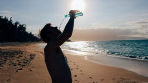 harus-seberapa-sering-minum-air-putih-biar-nggak-kena-batu-ginjal?