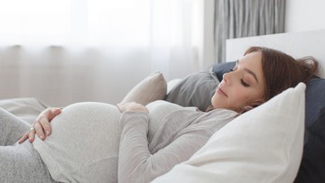 15-arti-mimpi-melahirkan-bayi-perempuan-lengkap