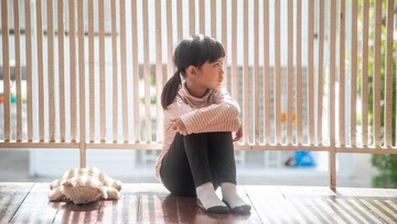 alasan-anak-tengah-sering-merasa-tak-terlihat-dan-terabaikan-menurut-psikologi