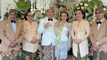 momen-seserahan-dan-akad-nikah-aksa-uyun-putra-soimah,-naik-motor-klasik-menuju-venue