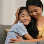 11-kalimat-sederhana-orang-tua-yang-terasa-seperti-pelukan-untuk-anak