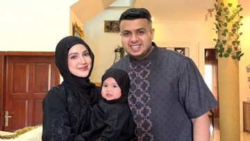 5-potret-outfit-aisha-anak-selebgram-miskah-shafa-curi-perhatian-netizen,-bikin-gemas!