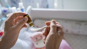 dokter-ingatkan-dampak-jangka-panjang-penggunaan-antibiotik-pada-bayi