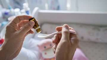 dokter-ingatkan-dampak-jangka-panjang-penggunaan-antibiotik-pada-bayi