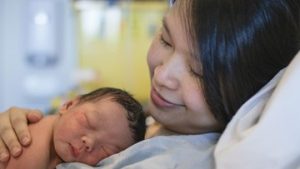 pasca-melahirkan,-ibu-butuh-waktu-5-bulan-untuk-pulihkan-kesehatan-mental