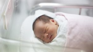 dokter-sebut-13-ciri-mengkhawatirkan-bayi-beberapa-jam-setelah-dilahirkan