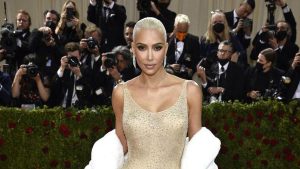 polisi-temukan-kokain-rp137-m-di-produk-skims-milik-kim-kardashian