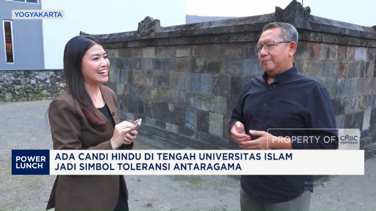 video:-candi-hindu-di-tengah-universitas-islam,-simbol-toleransi