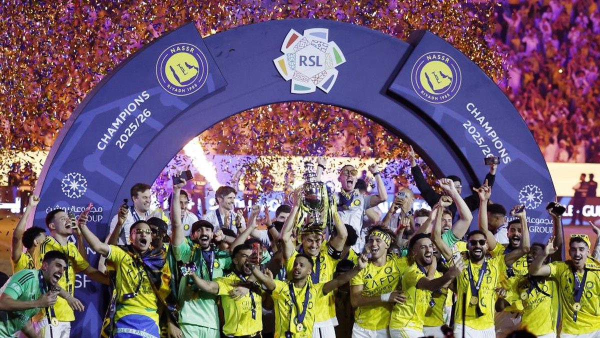 cristiano-ronaldo-happy,-al-nassr-juara-liga-arab-saudi-2025-2026!
