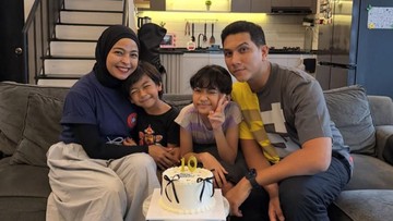 bikin-haru,-5-potret-arka-anak-tantri-kotak-ikut-nyanyi-di-single-terbaru-sang-bunda