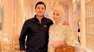 rayakan-wedding-anniversary,-intip-potret-mesra-melody-prima-dan-suami