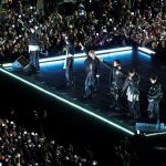 demi-tiket-konser-bts,-fans-ramai-ramai-berdoa-di-kuil