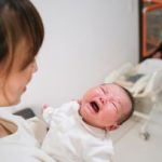 bayi-menangis-saat-tidur:-kenali-penyebab-dan-cara-mengatasinya-secara-efektif