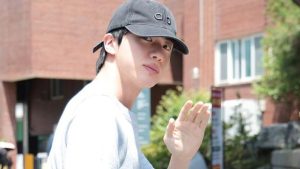 jin-bts-hingga-bintang-drakor-ramai-ramai-nyoblos-di-pemilu-korea