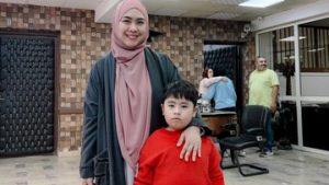 oki-setiana-dewi-curhat-perkembangan-putranya-yang-alami-prader-willi-syndrom,-intip-potretnya