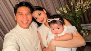 5-potret-menggemaskan-shanum-anak-musisi-nino-ran,-mata-indahnya-curi-perhatian-netizen