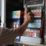 bungkus-rokok-di-ri-tiba-tiba-mau-dibuat-seragam,-ada-apa?