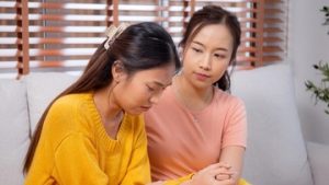 9-kebiasaan-bikin-seseorang-terlihat-insecure-tanpa-sadar-menurut-psikolog
