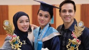 5-potret-shaista-putri-rionaldo-stokhorst-yang-baru-lulus-sma