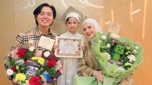 5-potret-anak-artis-lulus-tk-di-2026,-putra-cut-meyriska-hingga-ussy-sulistiawaty