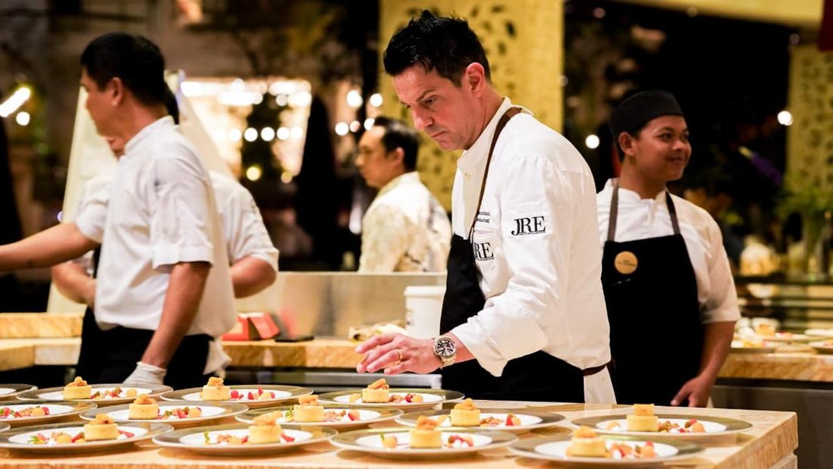 mencicipi-menu-kelas-dunia-racikan-chef-michelin-di-trans-resort-bali