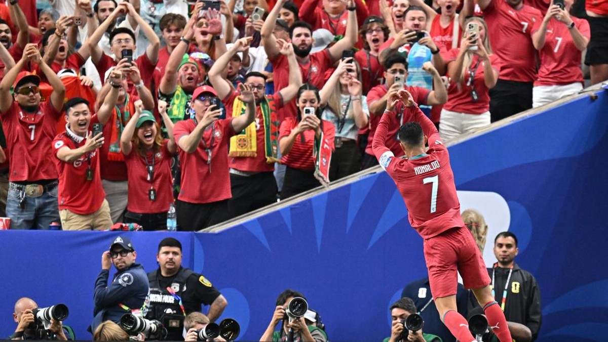 siu!-momen-bang-ronaldo-pimpin-kemenangan-portugal-5-0-atas-uzbekistan