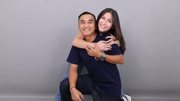 potret-kedekatan-rico-ceper-dan-putri-sulung,-kompak-ngobrolin-bola